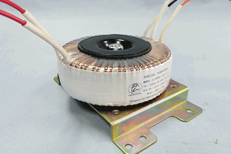 安防設備環(huán)形變壓器